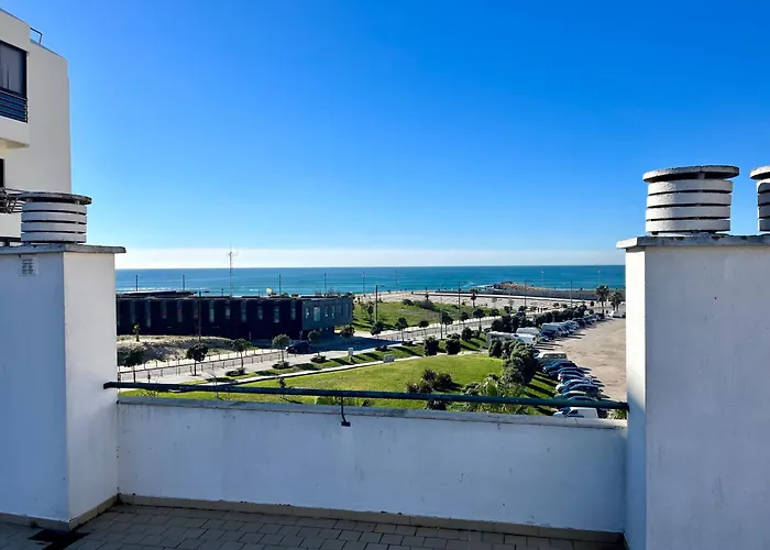 Mike House Costa da Caparica